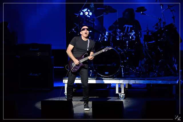 NIK_2967 Joe Satriani 17-09-2015 (Zz) (p).jpg